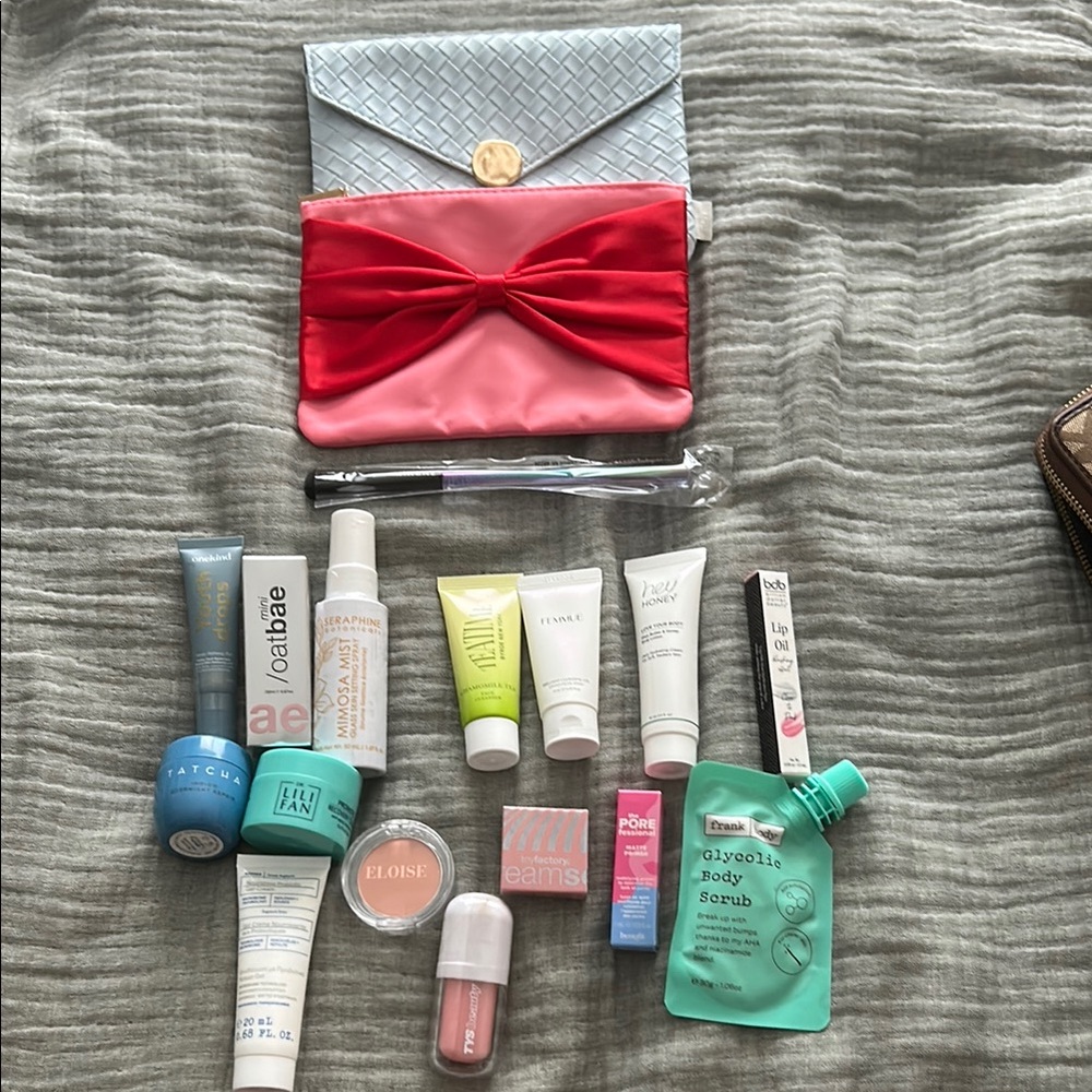 Ipsy Bundle of Red and Blue Cosmetic Bags and Samples